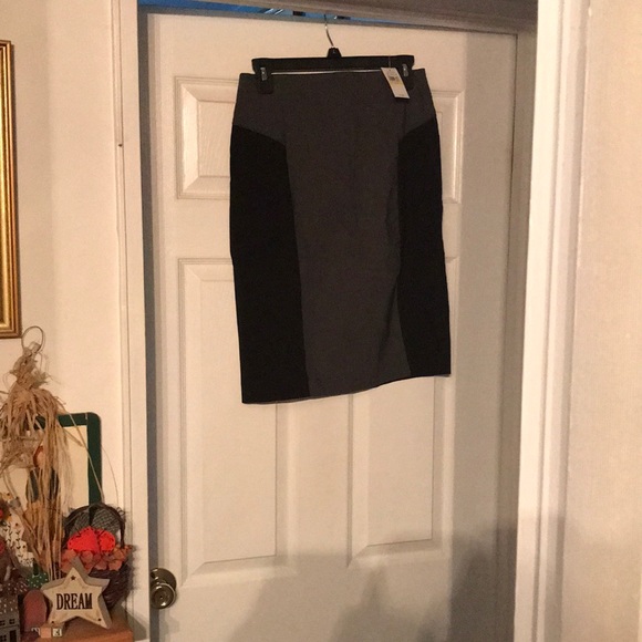 VAN HEUSEN A-line stretch extensible black and grey skirt.Size 4 Brand New - Picture 3 of 8